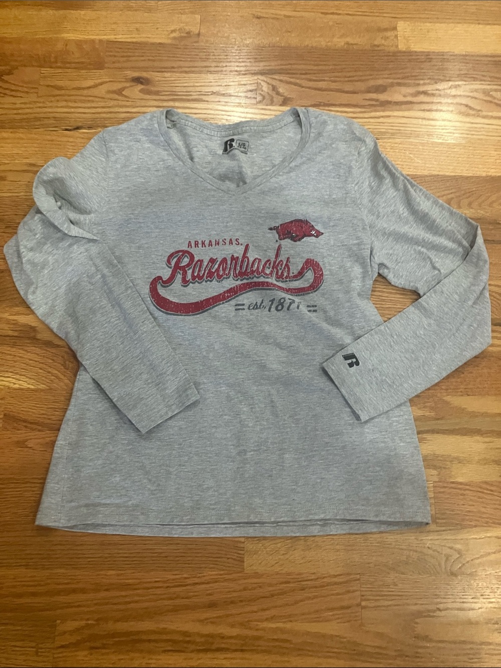 Russell Gray Long Sleeve Razorbacks V-Neck Tee with Vintage Graphic Sz L EUC
